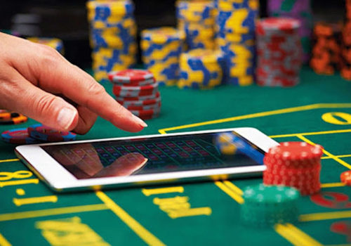 Playing for Real Money at an Online Casino in the UK: A Guide
